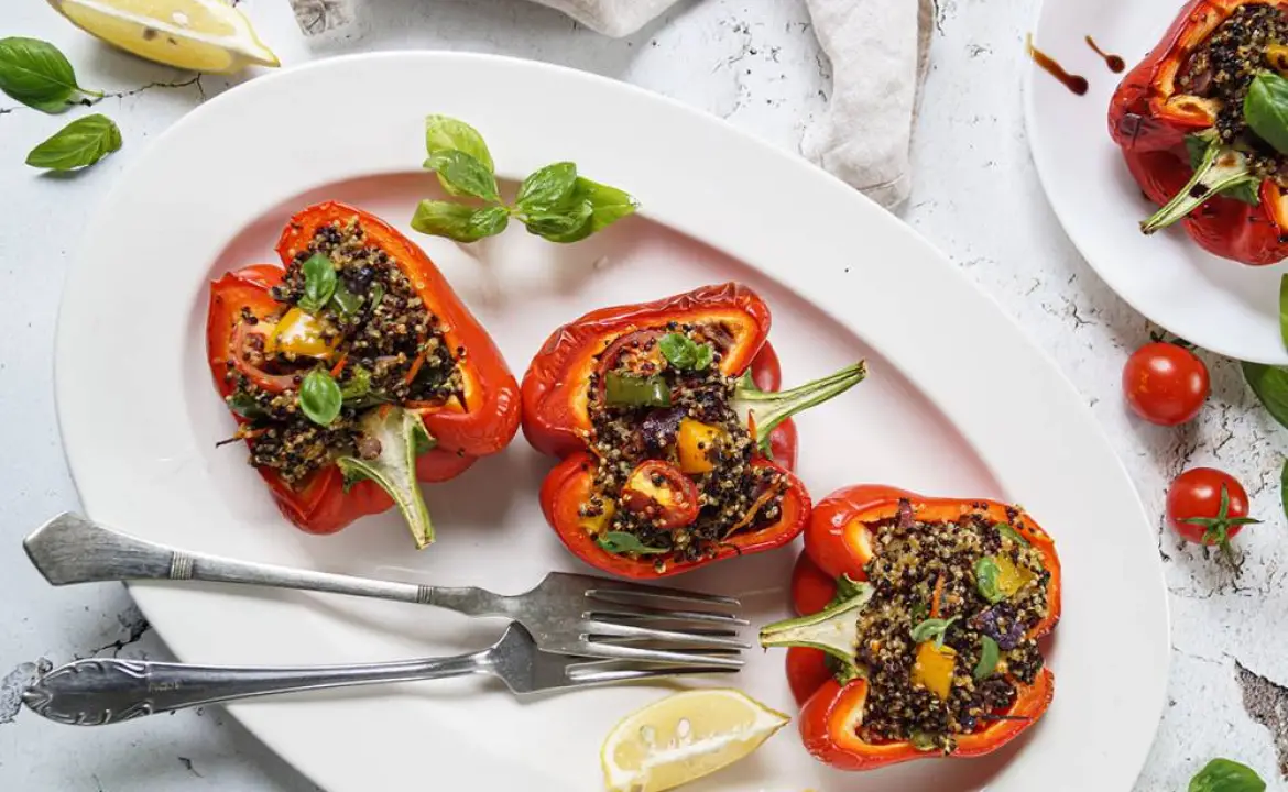 Quinoa saláta sült paprikába töltve  Quinoa saláta sült paprikába töltve