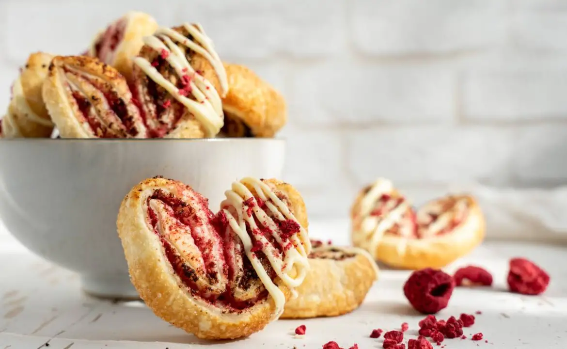 Pálmalevél péksüti liofilizált málnával Pálmalevél péksüti liofilizált málnával